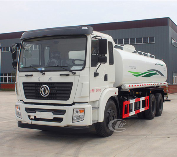 The Dongfeng 18-cubic-meter high-end water sprinkler truck was delivered to a user in Wuhan