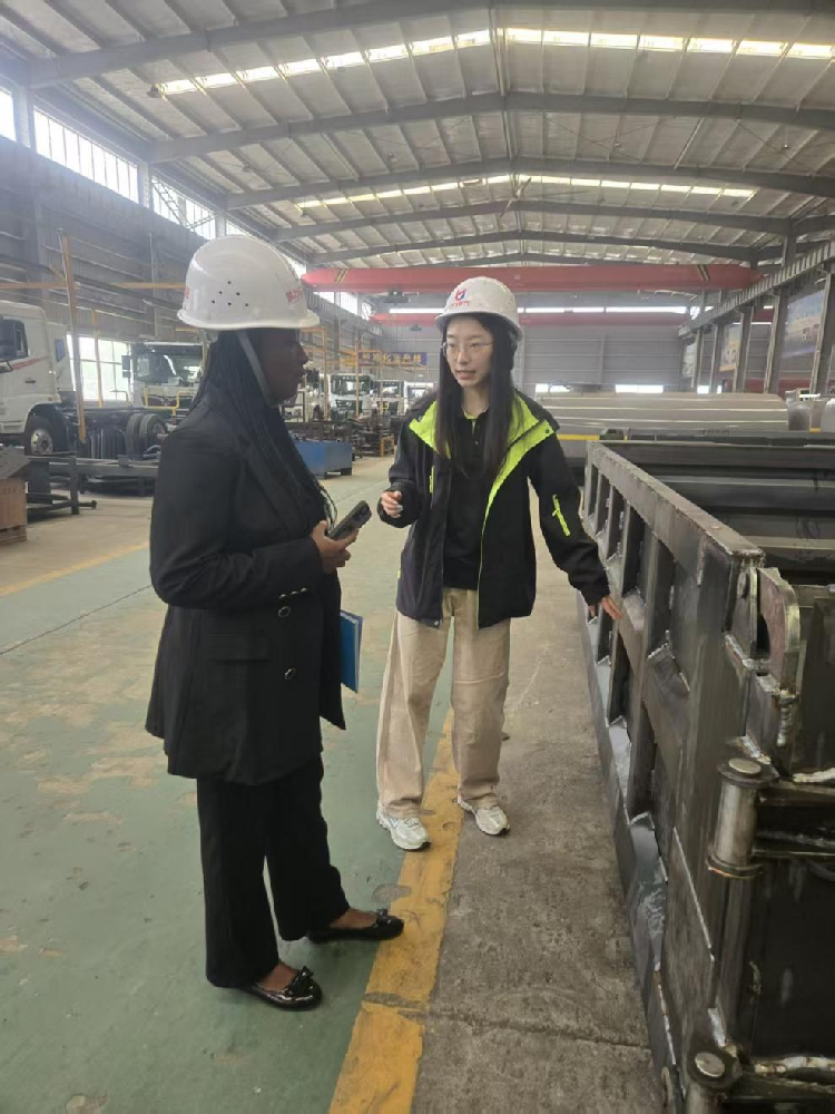 Guinean foreign guests visited the factory for exchange and cooperation